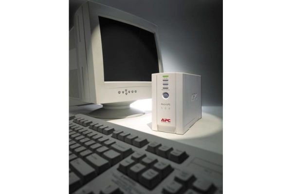 Источник бесперебойного питания APC Back-UPS CS 500VA BK500EI