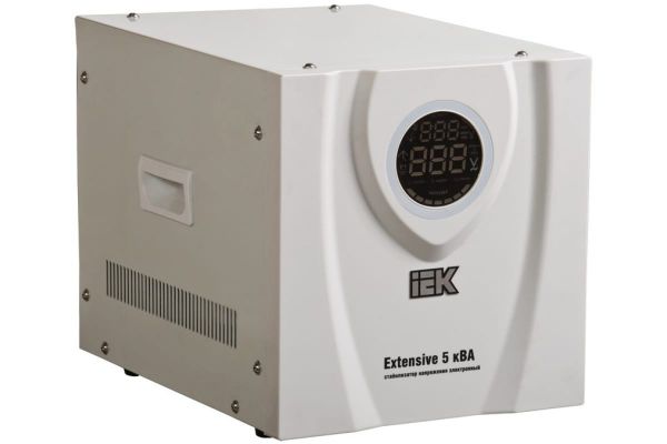 Стабилизатор напряжения IEK Extensive 5кВА переносной IVS23-1-05000 285750