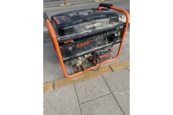 Бензиновый генератор DAEWOO GDA 7500E