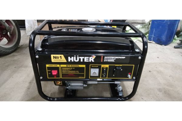 Бензиновый генератор Huter DY4000L