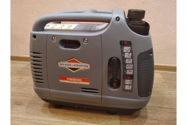 Бензиновый инверторный генератор Briggs&Stratton P 2200 Inverter 030698